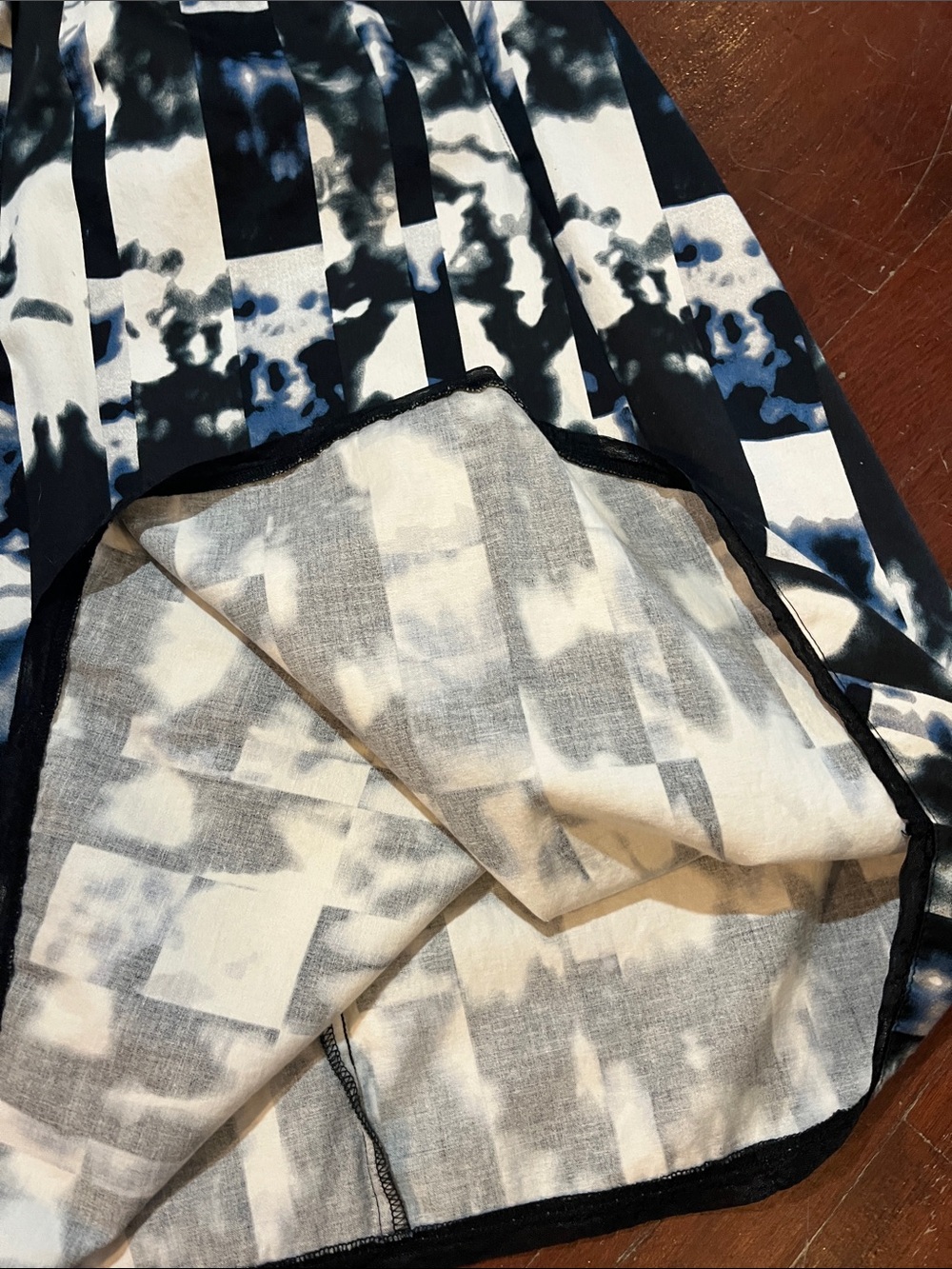 🌻3/$15🌻 Asymmetrical Pleated Skirt in Black, White & Blue - Picture 7 of 10